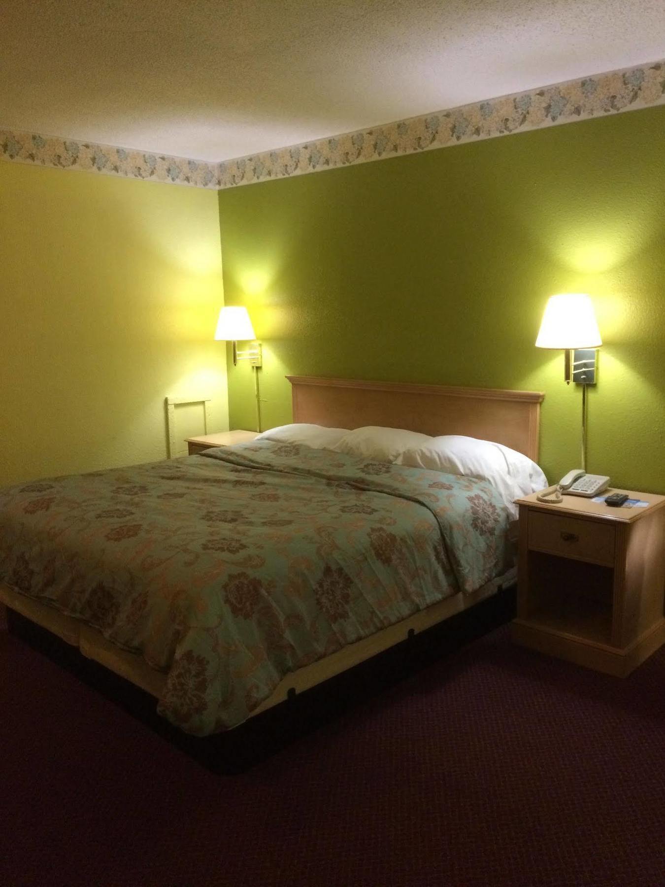 Hutchinson Inn Extérieur photo