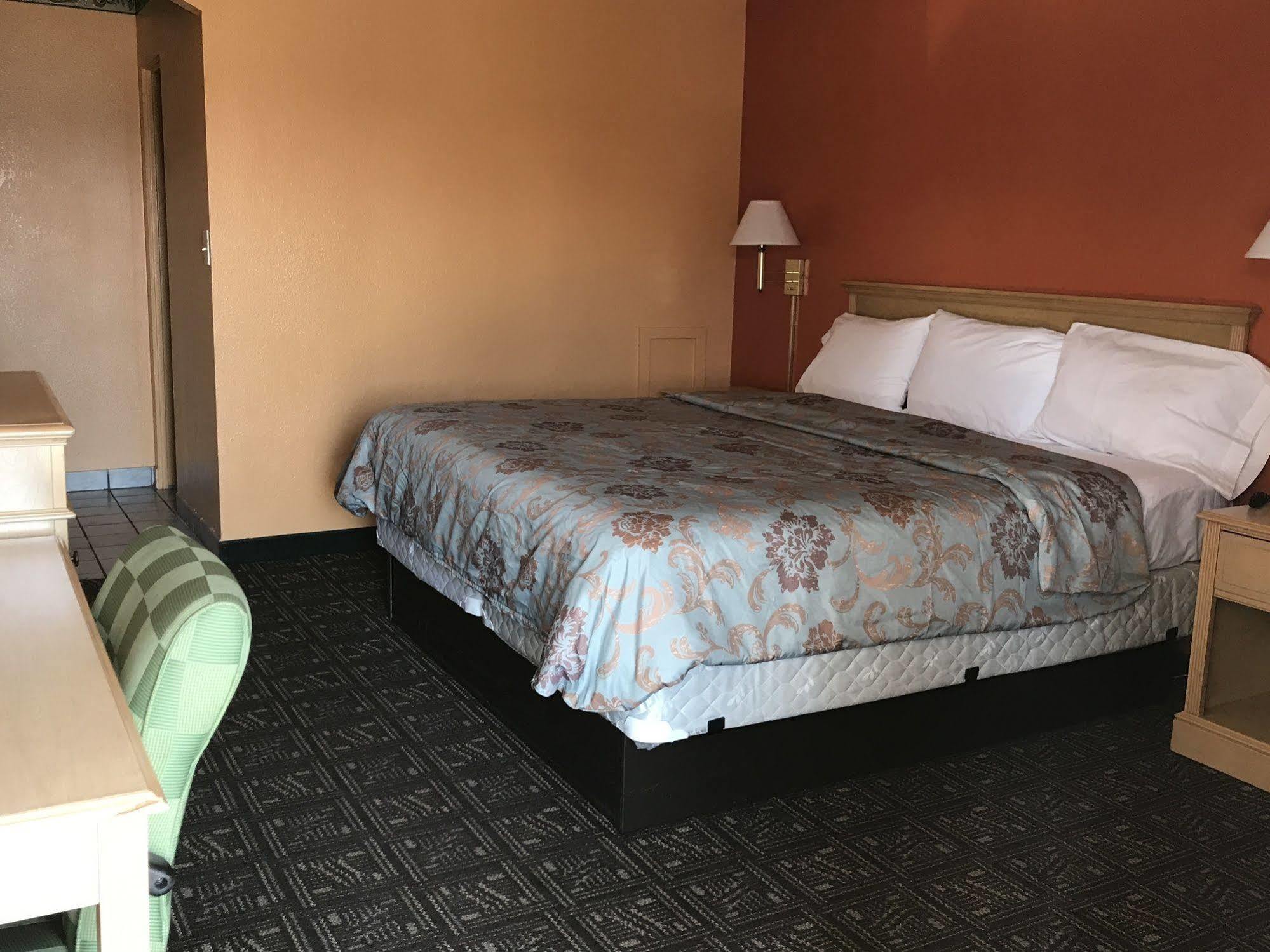 Hutchinson Inn Extérieur photo
