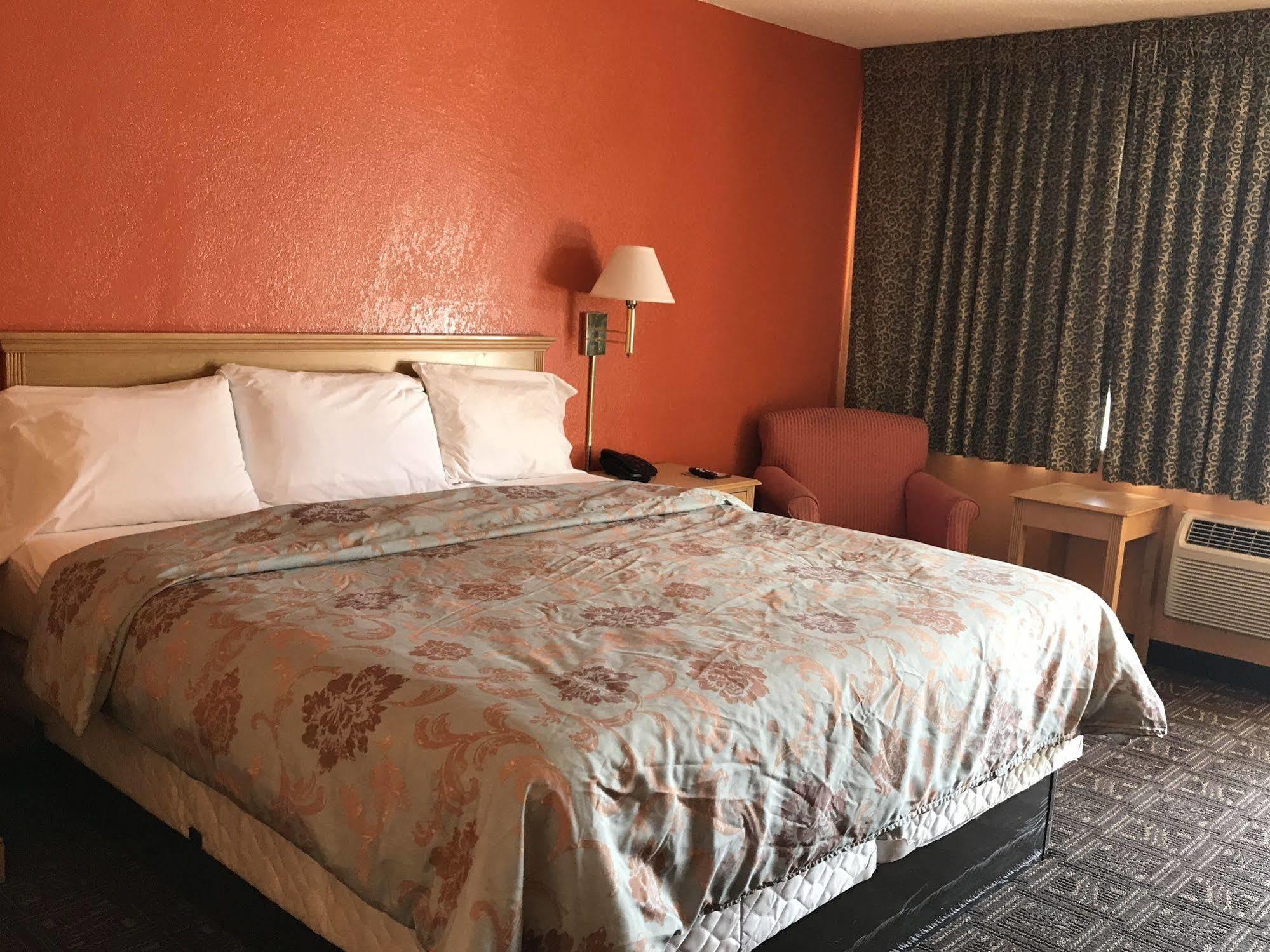 Hutchinson Inn Extérieur photo