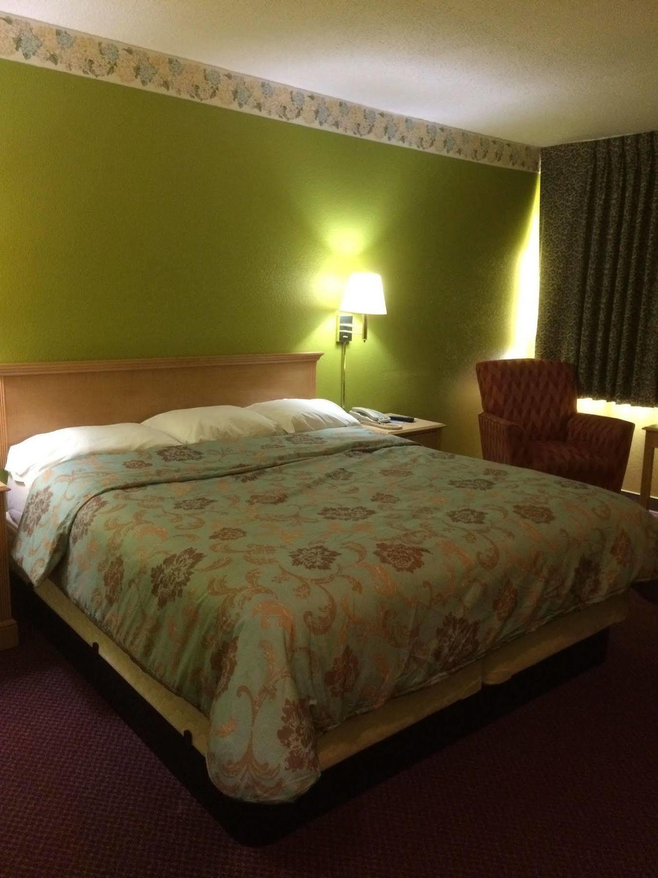 Hutchinson Inn Extérieur photo