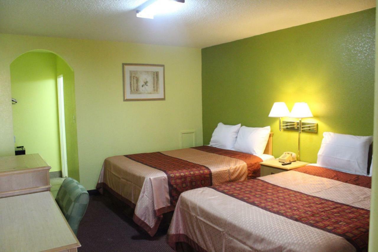 Hutchinson Inn Extérieur photo