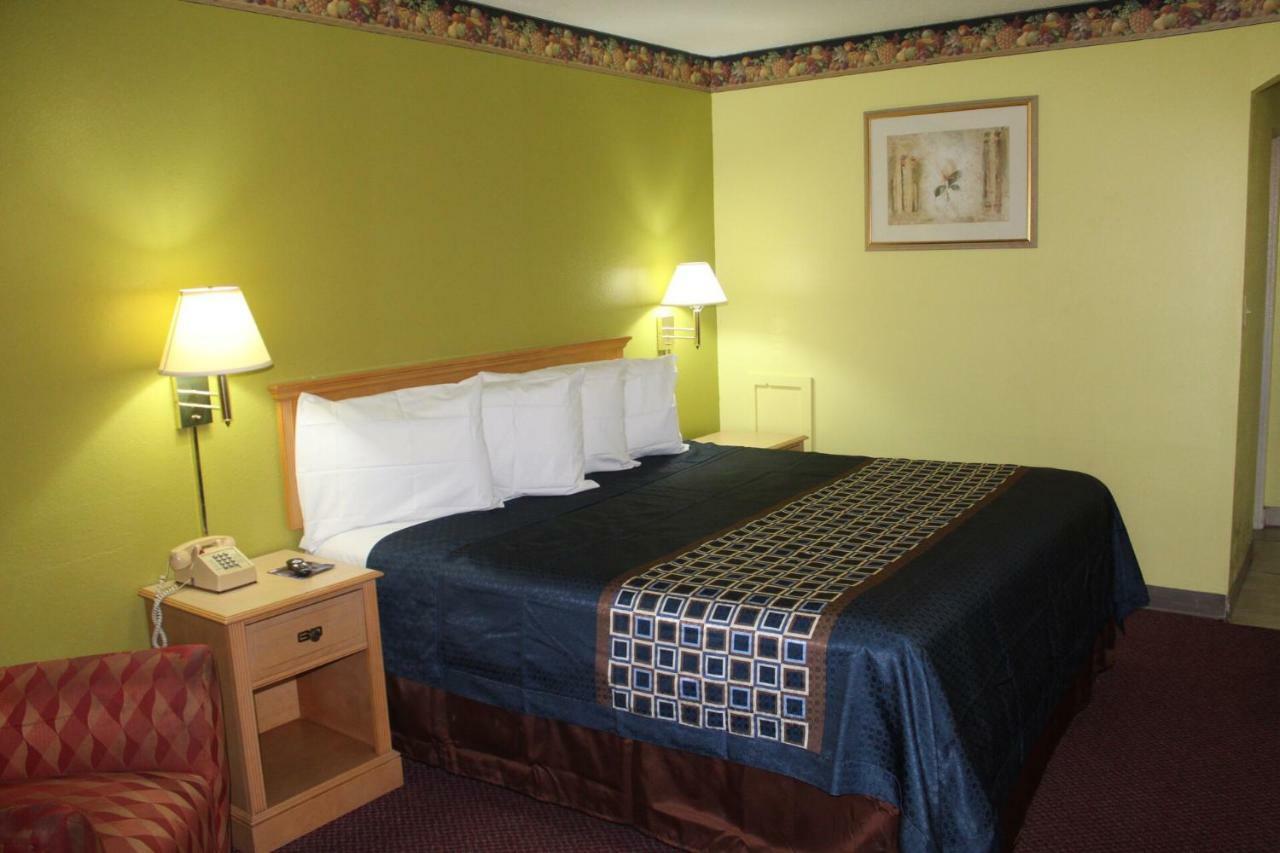 Hutchinson Inn Extérieur photo