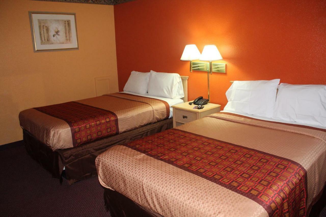 Hutchinson Inn Extérieur photo