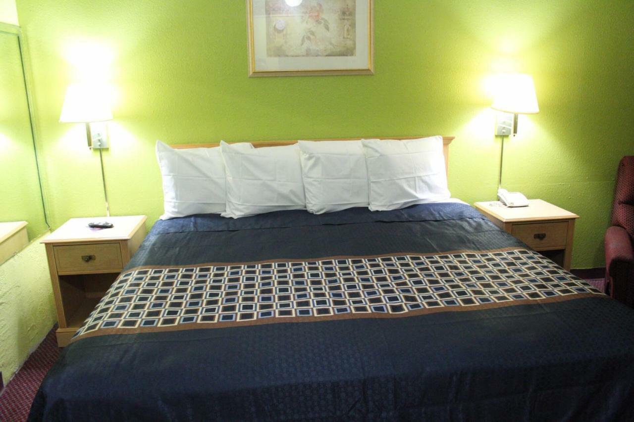 Hutchinson Inn Extérieur photo